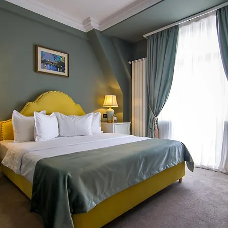 Lido By Phoenicia