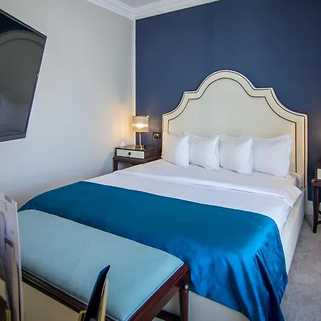 Lido By Phoenicia Otel