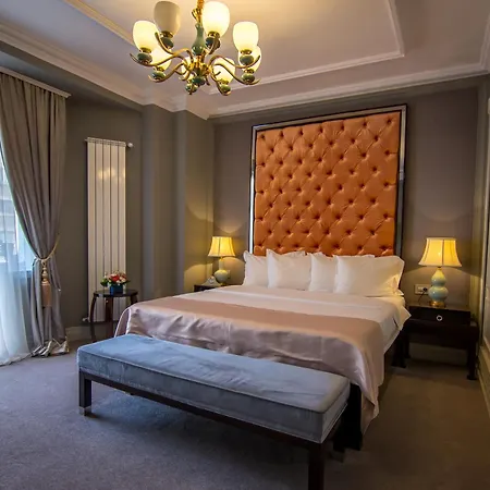 Lido By Phoenicia Otel