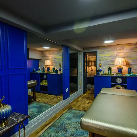 Lido By Phoenicia Otel